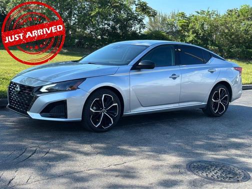 Brilliant Silver Metallic 2024 Nissan Altima 2.5 SR