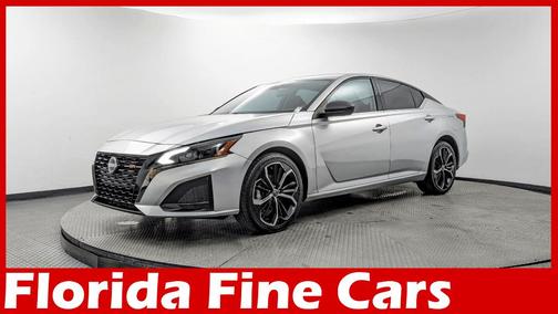 Brilliant Silver Metallic 2024 Nissan Altima 2.5 SR