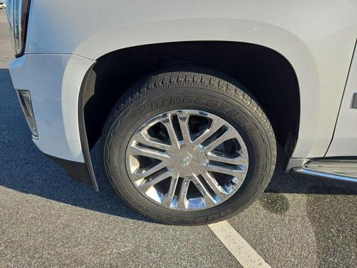 2018 Cadillac Escalade Standard