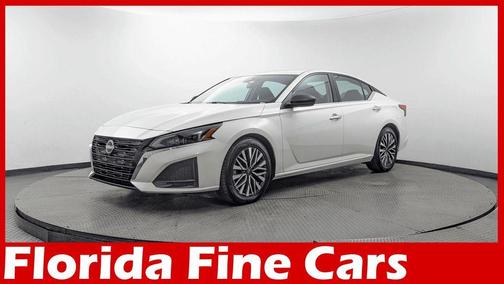 Pearl White Tri-Coat 2024 Nissan Altima 2.5 SV