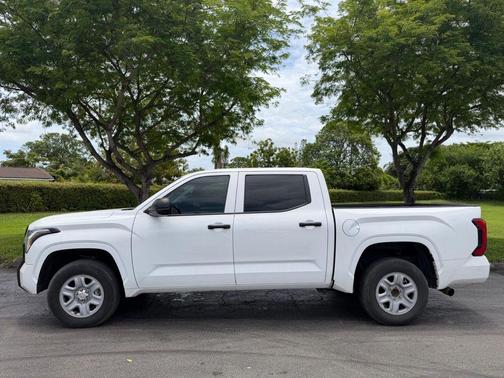 Ice 2024 Toyota Tundra SR