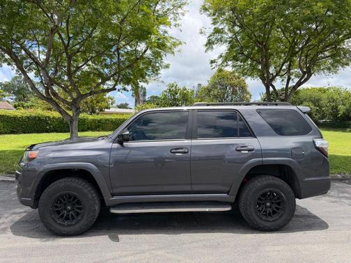 Magnetic Gray Metallic 2023 Toyota 4Runner TRD Sport