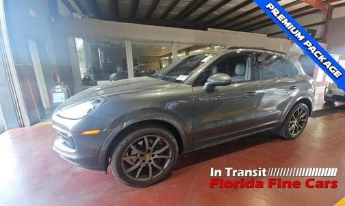 Quartzite Metallic 2019 Porsche Cayenne Base