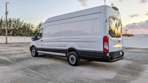 2022 Ford Transit-250 Base