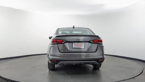 Gun Metallic 2025 Nissan Versa 1.6 SR