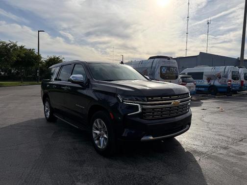 2023 Chevrolet Suburban Premier