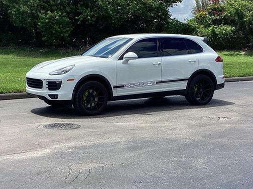 2016 Porsche Cayenne Base