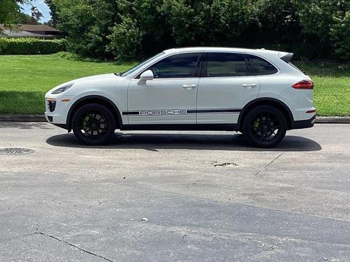 2016 Porsche Cayenne Base