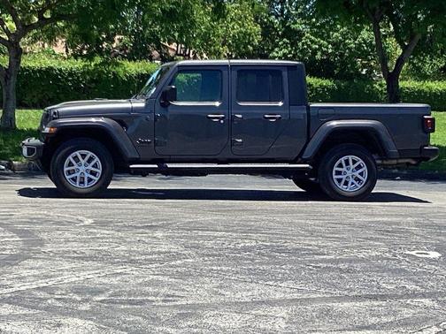 2023 Jeep Gladiator Sport
