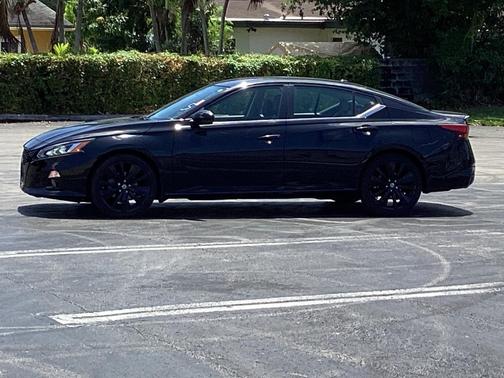 2022 Nissan Altima 2.5 SR