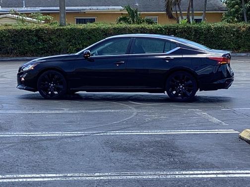 2022 Nissan Altima 2.5 SR