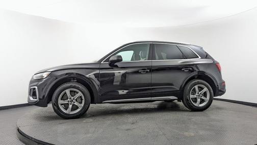 Mythos Black Metallic 2021 Audi Q5 45 Premium