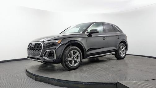 Mythos Black Metallic 2021 Audi Q5 45 Premium