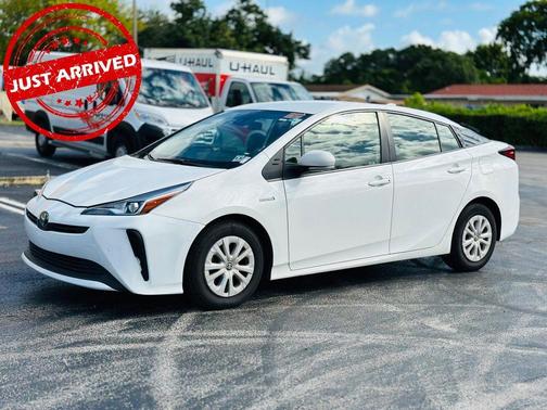 2022 Toyota Prius LE