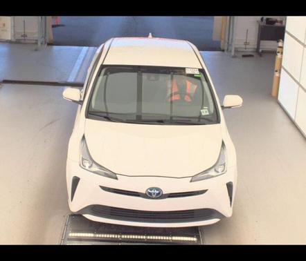 2022 Toyota Prius LE