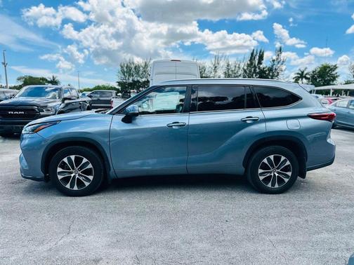 2021 Toyota Highlander XLE