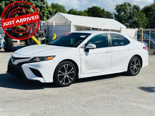 2020 Toyota Camry SE
