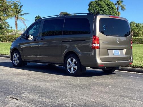 2016 Mercedes-Benz Metris Base