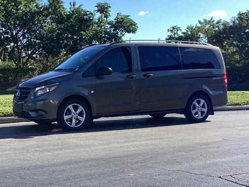 2016 Mercedes-Benz Metris Base
