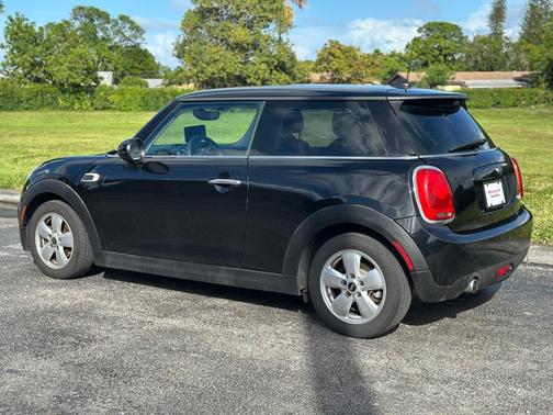 Midnight Black Metallic 2016 MINI Hardtop Cooper