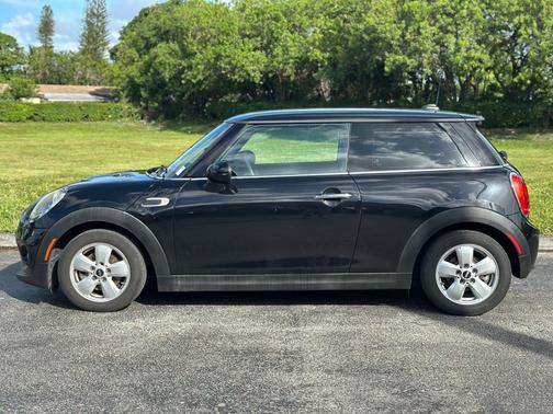 Midnight Black Metallic 2016 MINI Hardtop Cooper