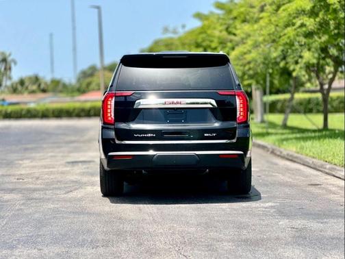 2022 GMC Yukon XL SLT