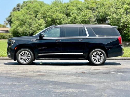 2022 GMC Yukon XL SLT