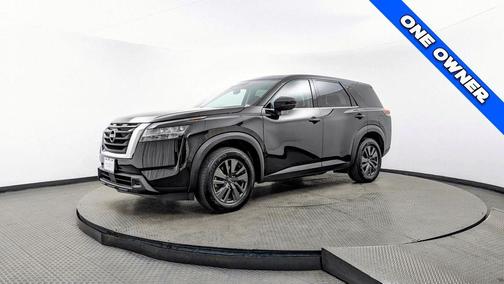 2022 Nissan Pathfinder S
