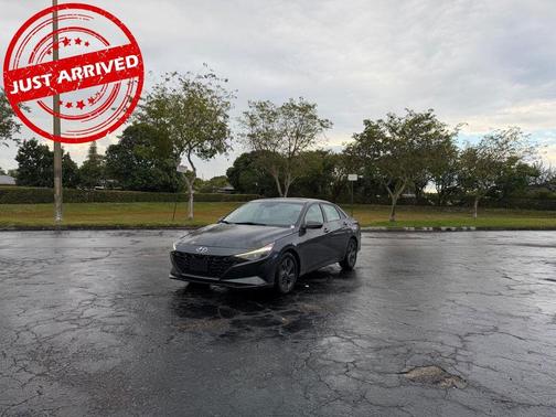 2021 Hyundai ELANTRA SEL