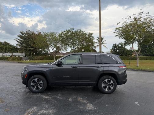2023 Jeep Grand Cherokee 4xe Base