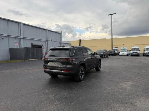 2023 Jeep Grand Cherokee 4xe Base