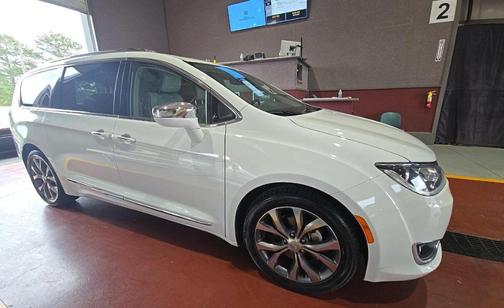 Bright White Clearcoat 2017 Chrysler Pacifica Limited