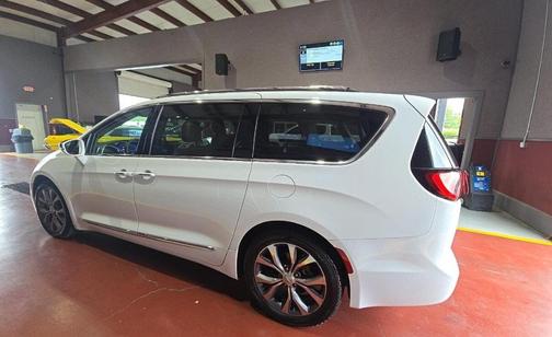 Bright White Clearcoat 2017 Chrysler Pacifica Limited