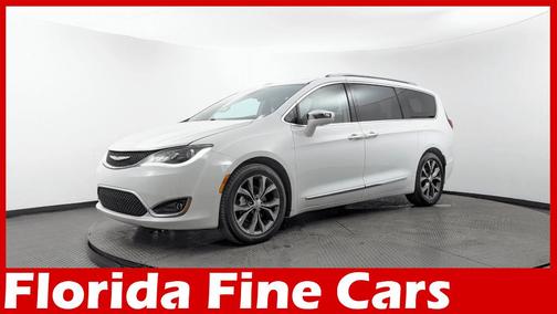 Bright White Clearcoat 2017 Chrysler Pacifica Limited