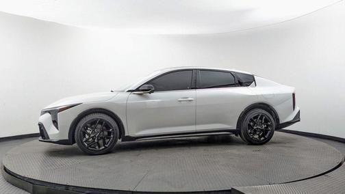 Snow White Pearl 2025 Kia K4 GT-Line Turbo
