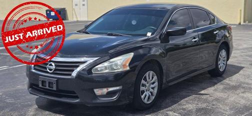 Super Black 2014 Nissan Altima 2.5 S