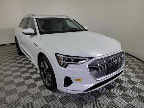 2022 Audi e-tron Premium
