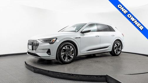 2022 Audi e-tron Premium