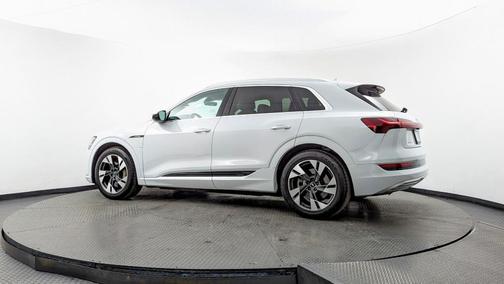 2022 Audi e-tron Premium