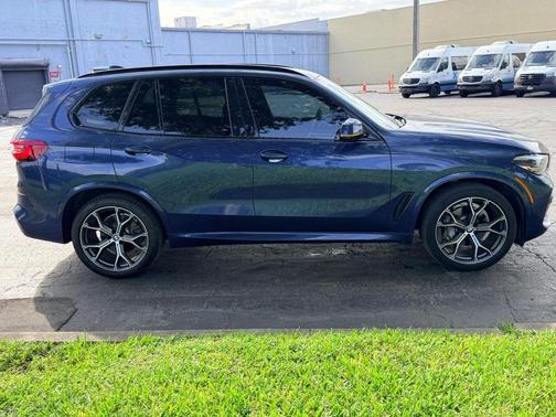 Phytonic Blue Metallic 2020 BMW X5 sDrive40i