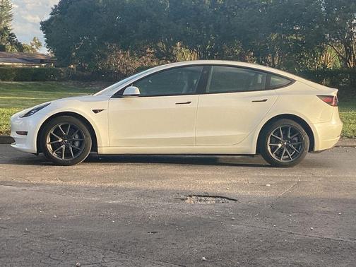 2023 Tesla Model 3 Base