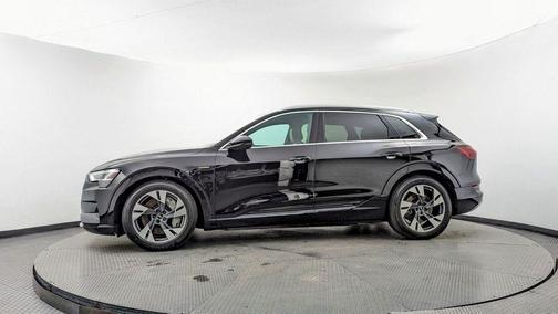 2022 Audi e-tron Premium