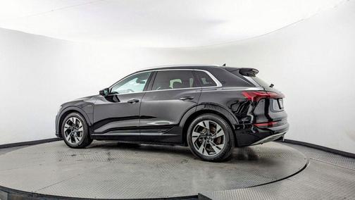 2022 Audi e-tron Premium