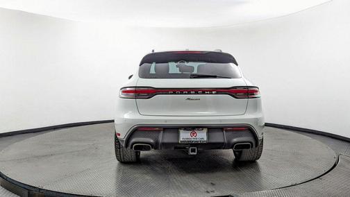 2022 Porsche Macan Base