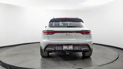 2022 Porsche Macan Base