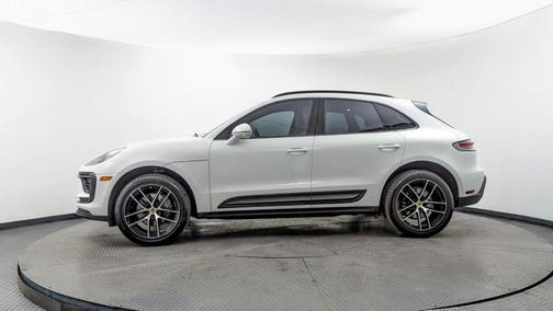 2022 Porsche Macan Base
