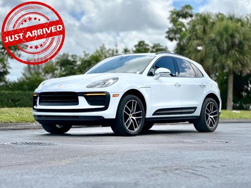 2022 Porsche Macan Base