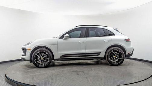 2022 Porsche Macan Base