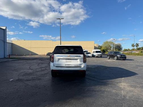 2023 Chevrolet Suburban Premier