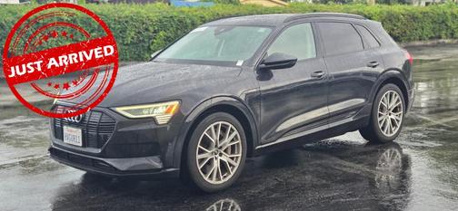 Mythos Black Metallic 2021 Audi e-tron Prestige